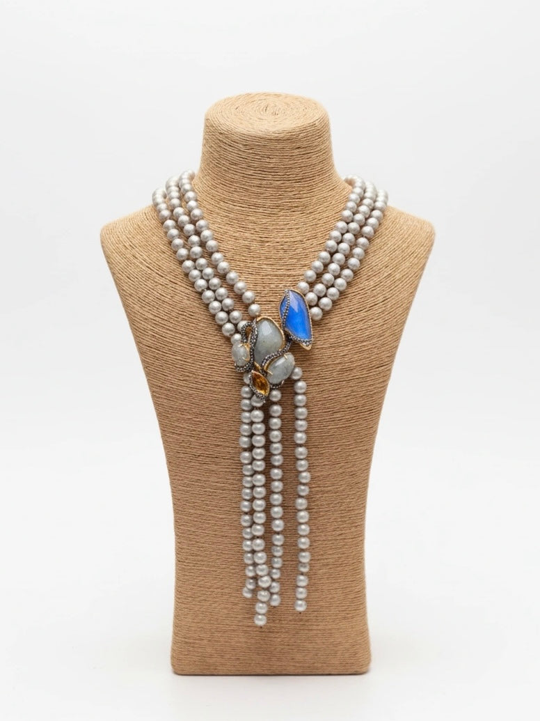 The MARILYN Multi Layer Pearls Necklace