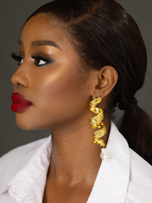 THE AURELIA TWIST PEARL EARRINGS