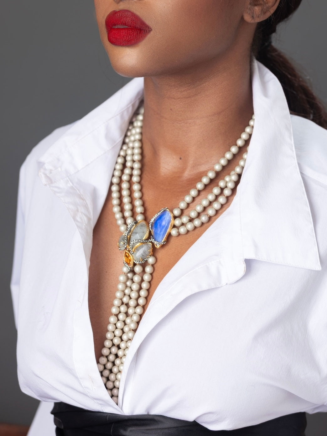 The MARILYN Multi Layer Pearls Necklace