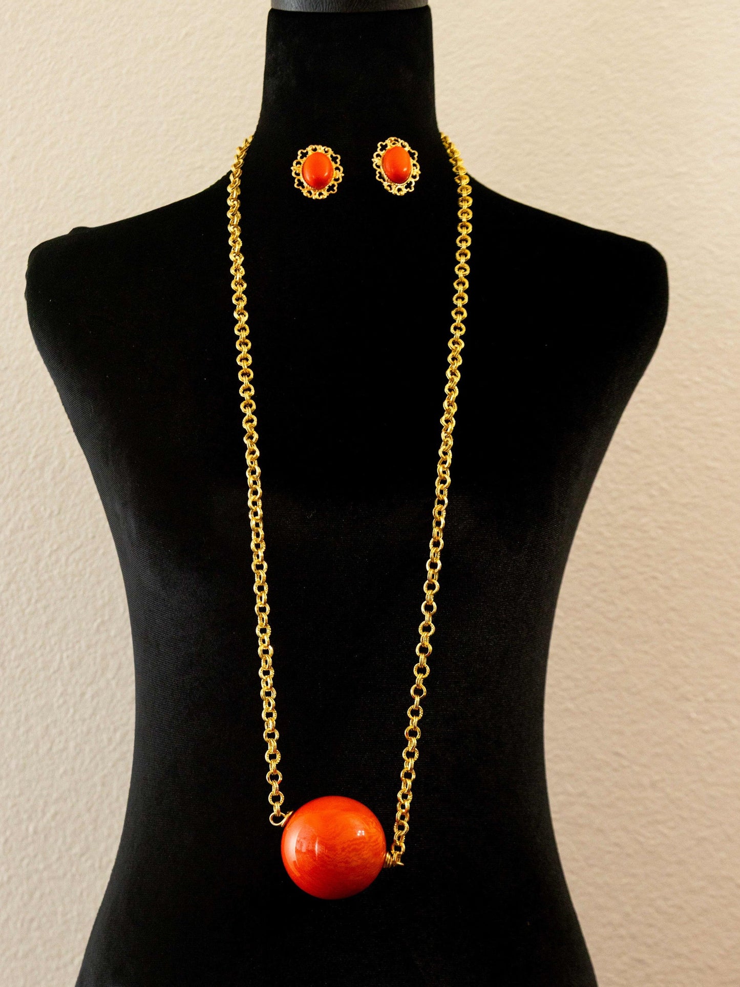 The AMOURA Coral set