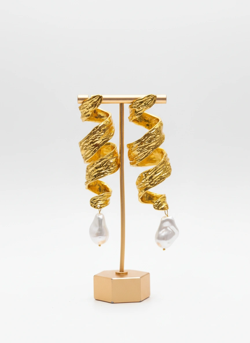 THE AURELIA TWIST PEARL EARRINGS